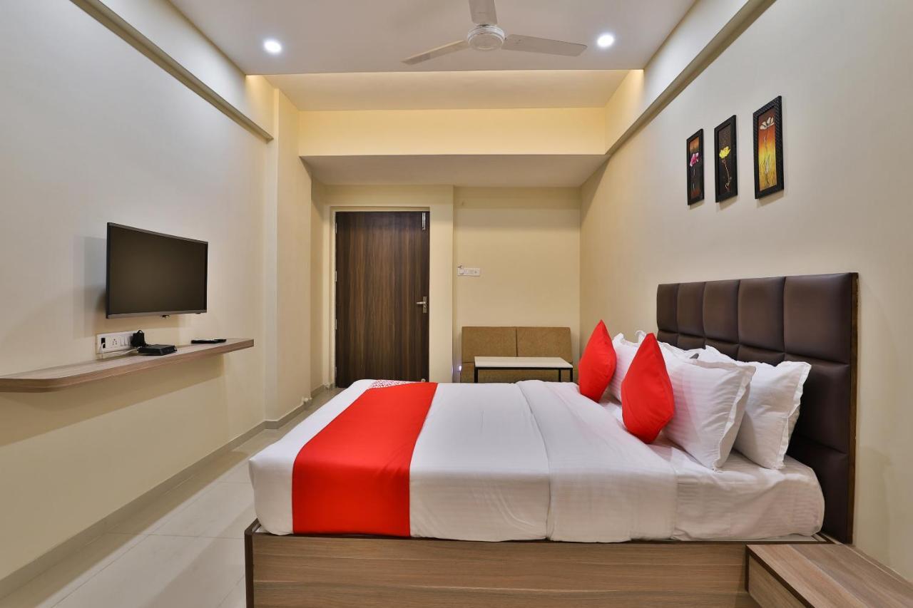 Oyo 28429 Hotel Citadel Surat Eksteriør billede