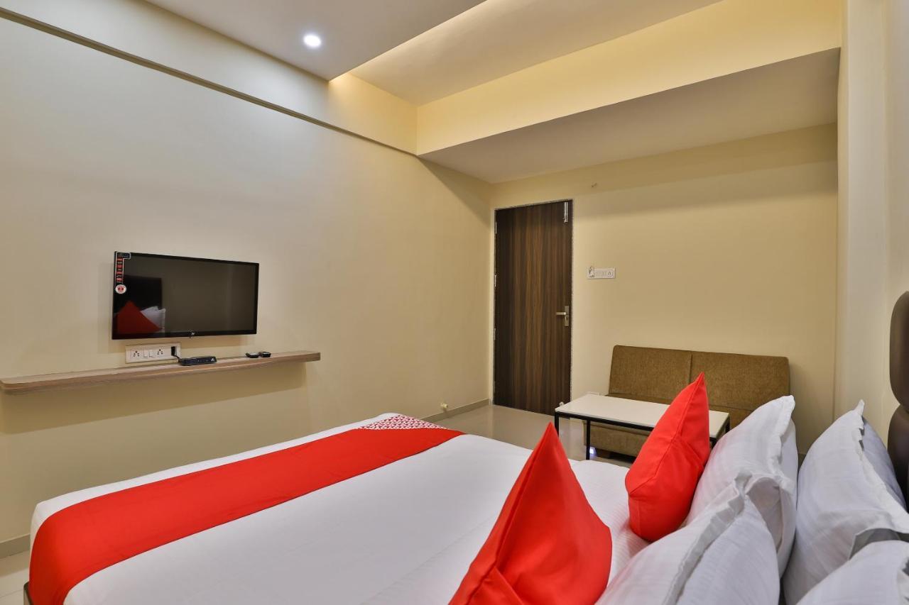 Oyo 28429 Hotel Citadel Surat Eksteriør billede