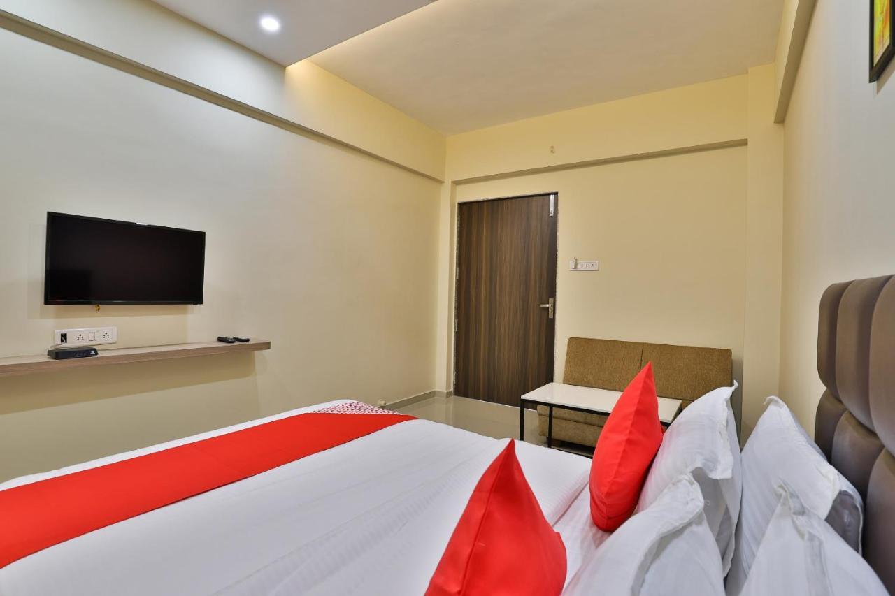 Oyo 28429 Hotel Citadel Surat Eksteriør billede