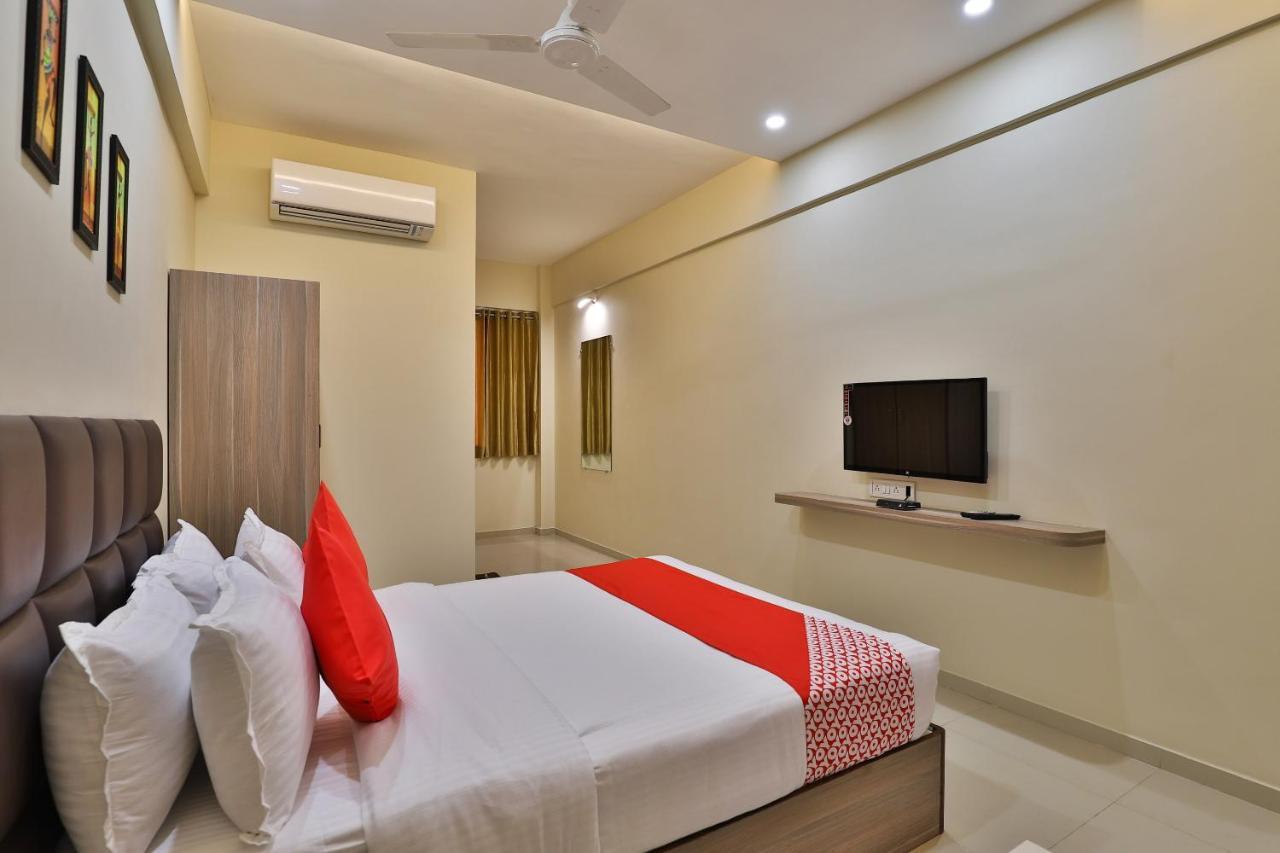 Oyo 28429 Hotel Citadel Surat Eksteriør billede